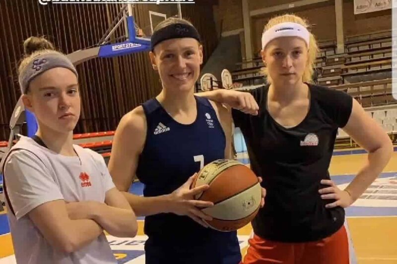 5 Best Basketball Headbands in 2022 (Detailed Review)