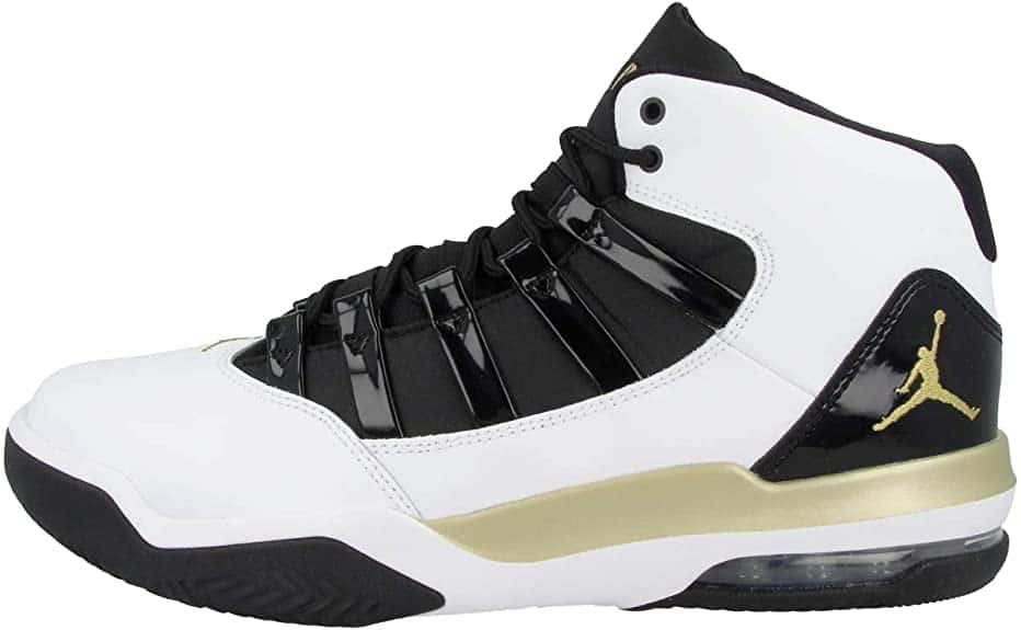 8 Best Jordans for Wide Feet (2022 Updated)